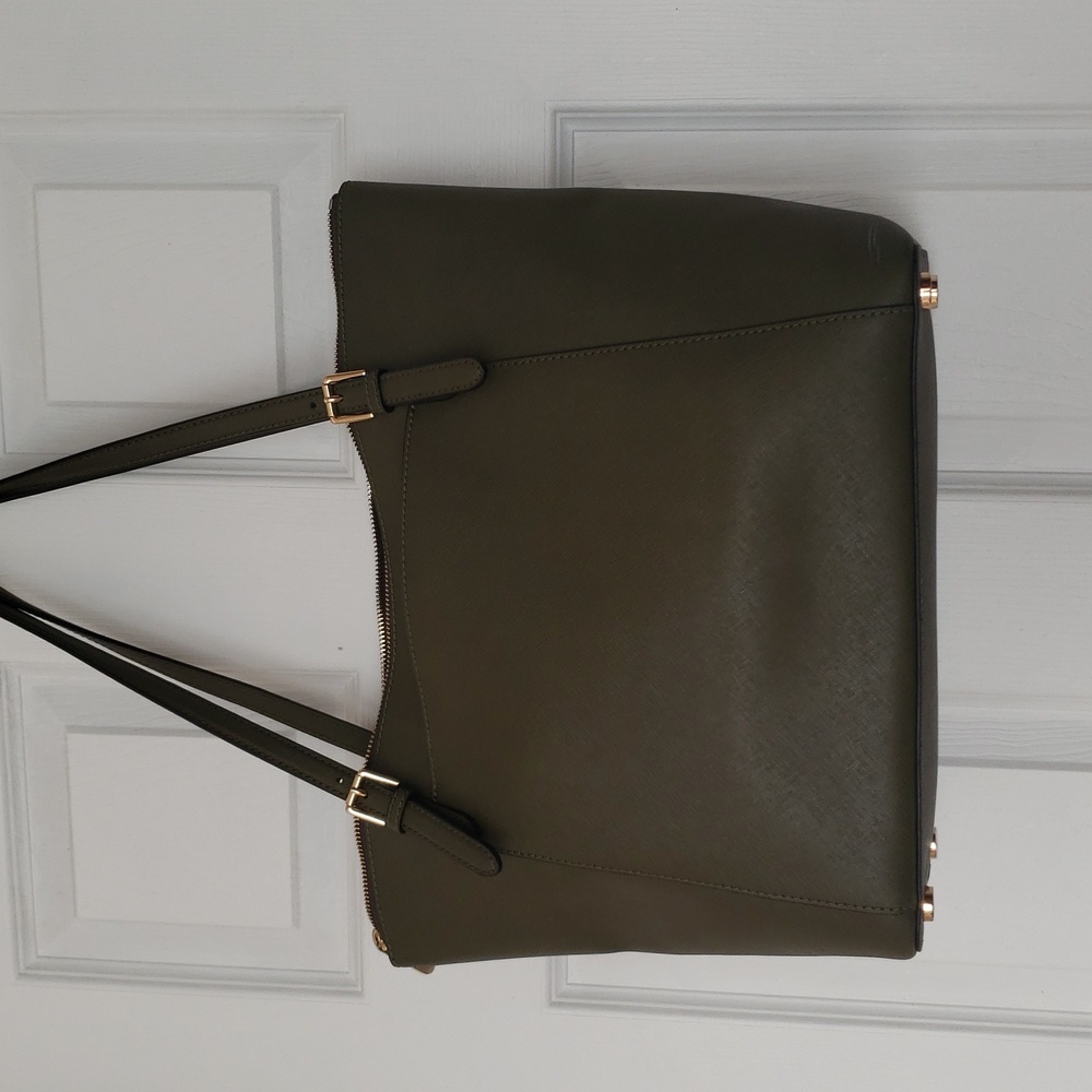 Michael Kors Green Tote Bag - EUC #143B - Picture 4 of 9